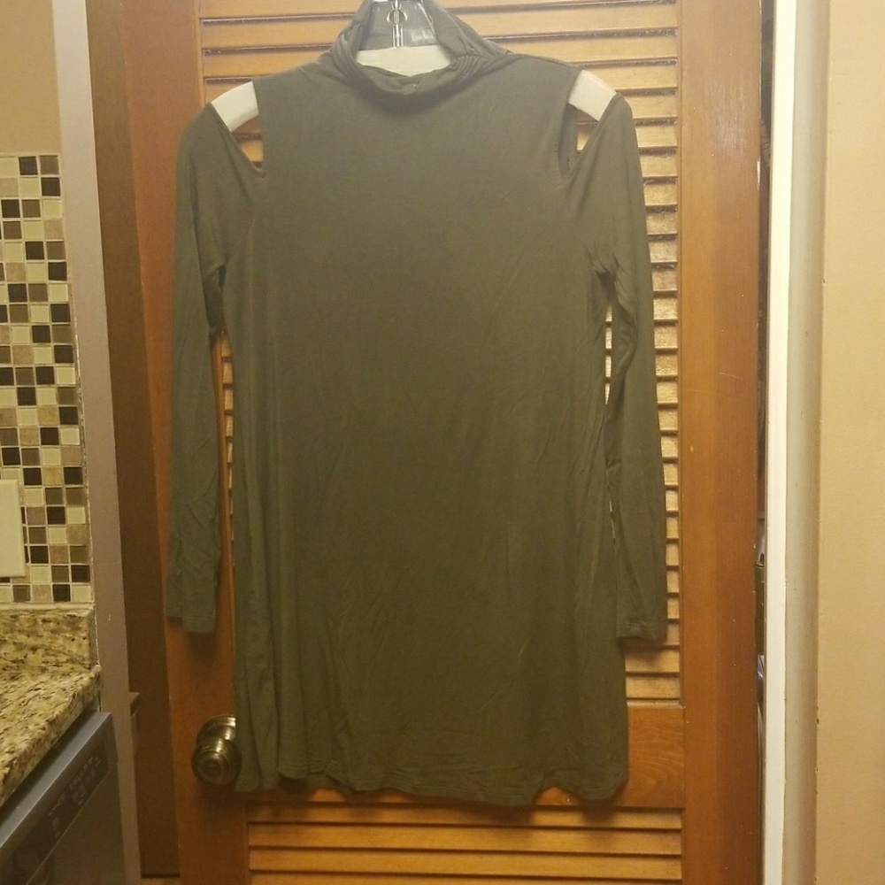 Neiman Marcus top, in green size small